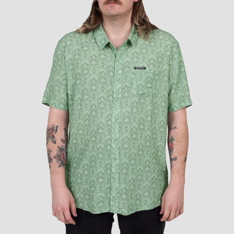 model wearing Dusty sage naddpod s/s buttondown